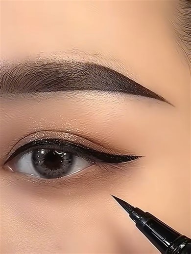 Eyeliner Must Be Drawn This Way to Look Good! | Easy Eye Makeup Tutorial #eyeliner #shorts #short