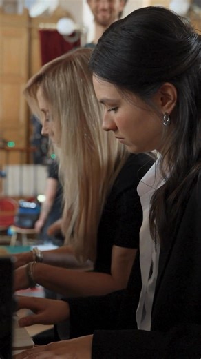 Cette chanson , ce clip représentent tellement pour moi , merci de l accueil que vous leur avez réservé 🤍ce soir 18 h je vous partage l’intégralité du making of sur YouTube … | Lara Fabian