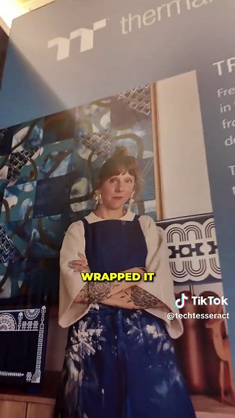 This is the best Pc Case for couples 😍😍😍 omg!!!! imagine a white build on top and black on the bottom!!! #pcgaming #thermaltake #ces2026 #gamingcouple #pcbuild