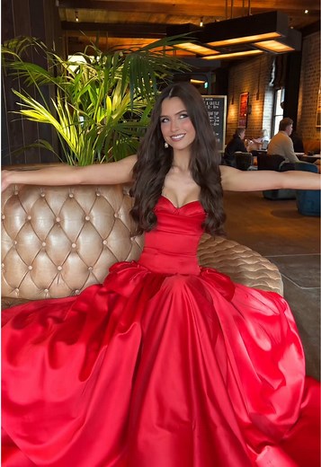 Please go vote for me as Best Dressed through the link in my bio 🥰 @DebsIreland Makeup and hair by @cian @Kon Kelly #debs #debutante #prom #promdress #debsdress