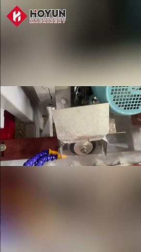 The tile chamfering machine has fast cutting speed and can process tiles and stones.