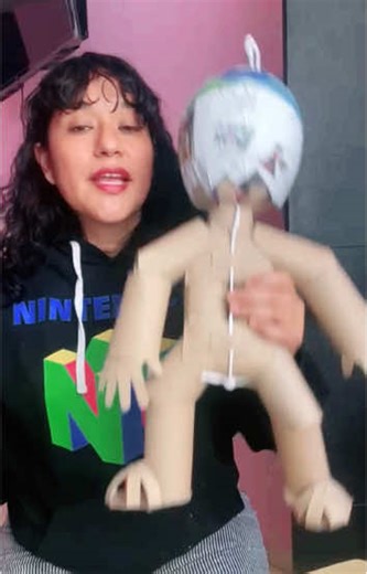 Y enseño a realizar esta mini estructura para piñata de súper héroe . #tutorial #diy#comohacer#piñatas#piñatascreativas #piñateria#minipiñatas#estructura3d#hazlotumismo