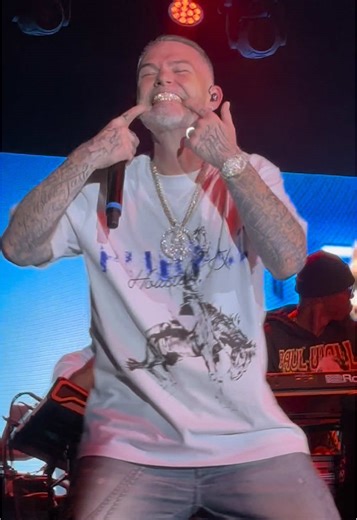 Paul Wall's Dazzling Stage Presence