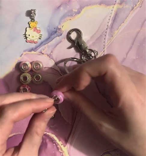 Hello Kitty fans… this is for you 🎀