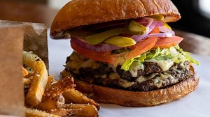 Popular Palm Beach restaurant's lunch window is now open in West Palm Beach