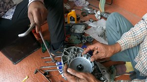 Suzuki max 100 full modify Suzuki engine repair Yamaha rx100engine & crack problems | tips & Tricks Hey My name is vinay kumar and my main work is provide all bike parts in India. It’s my work and passion because I happy to find some old models bike like yamaha, rx100, Suzuki max, max100, and more like Java . If you need any bike parts so first you need to call my number then we arrange your bike parts. I have only original and trusted company of bike parts. 📱My Number - 9259131214 Call time - 