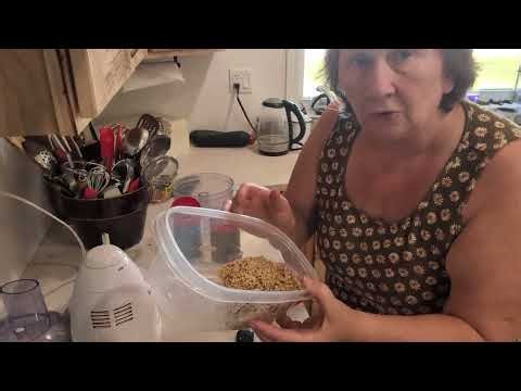PENNY PINCHING:MAKING SEASONED BREAD CRUMBS