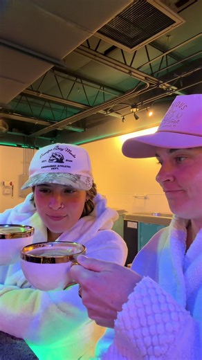 First cold plunge… and 👀. It’s like hitting a hard reset on your nervous system: your body panics for a second, then learns it’s actually safe… and the calm that comes after is unreal. Cold exposure teaches your system how to move from stress back to regulation instead of living in fight-or-flight all day. Would you try this, or does the thought alone make your nervous system scream?