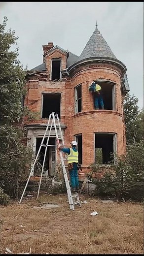 I Found the Cheapest House and Made It Look Expensive.