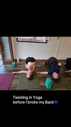 Threading the Needle (Urdhva Mukha Pasasana) looks a bit different now 🌀 #yoga #yogarecovery #brokenback #recovery