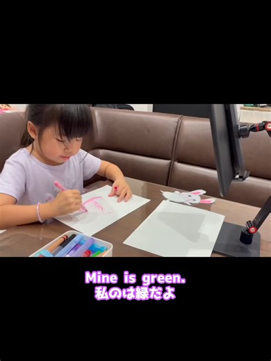 ネイティブキャンプアンバサダー2025年3期生をご紹介！ 今回は@moe_dweさんの投稿をリポストさせていただきます✨ リアルな体験談をぜひご覧ください！ --- ネイティブキャンプでのレッスンの様子📹⸝⋆ 前半の教材をフリートークでお願いして レッスン要望の欄に 最後10分はゲームをしたい旨を記入✍️ レッスン中に教材変更ができるので 最後の動画は絵あわせカードゲームをしてます🃏💕 まだまだお話したことのない先生がいるけれど 何人かお気に入りの先生も見かった☺️❣️ --- 素敵な投稿をありがとうございます！ お気に入りの先生とフリートークからカードゲームまで楽しんでいて、週末の過ごし方や好きな果物を英語で自然に話している様子がとても微笑ましいですね😊 「対面の教室だと緊張してしまう…」「子どもが楽しめる英語時間が作れない…」そんなお悩みを持つ方にも勇気をくれるレッスン風景です。 みなさんのお子様はレッスンの最後、どんな遊びやアクティビティが好きですか？ぜひコメントで教えてください！ 【ネイティブキャンプの3つの特徴】 ✅24時間365日いつでもレッスンOK！ ✅世界130