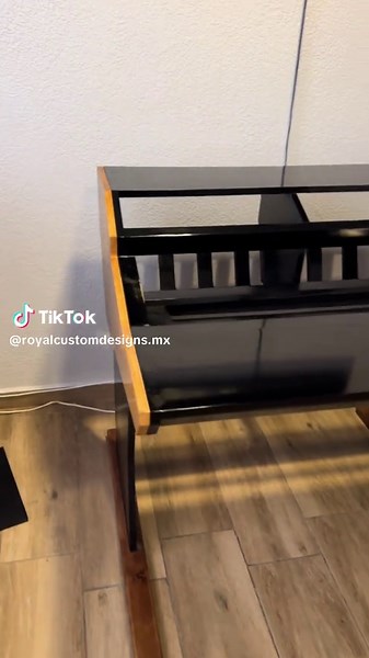 Workstation Pro: Mobiliario Personalizado para Estudios