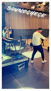 A little snapshot from today’s soundcheck 🎶 #anneclark #anneclarkofficial @pavillonhannover | Anne Clark