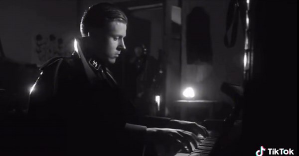 Emotional Piano Melodies for Stress Relief