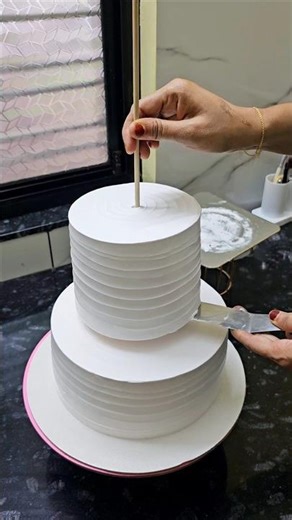 പെട്ടെന്ന് ഓർഡർ വന്നാൽ ഇങ്ങനെ ചെയ്യാം 👍❤️‍🩹 #trendingshorts #tabletreatsbynaz #cakedecorating #cake