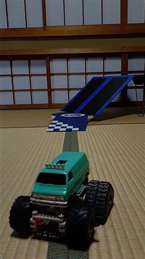 【半無限軌道型】タミヤ ラジコン化ランチボックスJr Ver.04【ハーフトラック的】