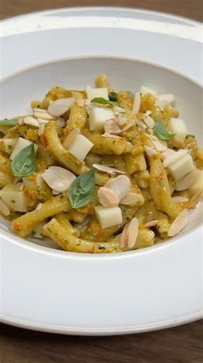 PASTA FREDDA al PESTO DI PEPERONI e CACIOCAVALLO💛🌿 #Shorts