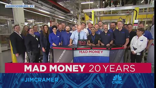 Jim Cramer joins the Corning glass plant workers in Harrodsburg, Kentucky