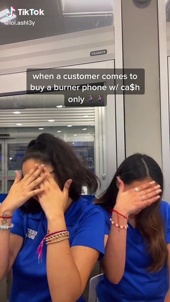 i ain’t see nun 👩🏻‍🦯 #fyp #bestbuy #CloroxMistChallenge | flip phone