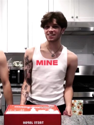 #MATTSTURNIOLO — It looks smoother in capcut I swear😭 — #mattsturniolo #mattsturnioloedit #sturn10lot #matt #chris #mine #matthewsturniolo #mattedit #edit #livelovelaughsturniolo #sturniolofansfyp #xyzbca #foryou