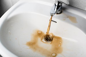 Why Is My Water Brown All Of A Sudden? (6 Possible Causes & Fixes)