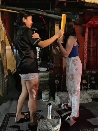 Regalo at Pasko: Nakakatawang Mensahe mula sa Kwaps Channel