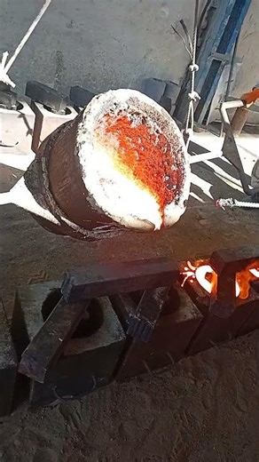 Pouring of grey cast iron, casting video of couplings for rebar rolling mill.