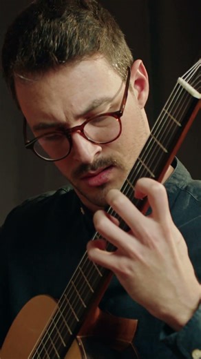 J.S. Bach: French Suite No.5: Bourrée (Duo Aratik)