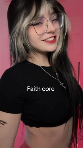 Links🧝🏼‍♀️ on Instagram: "This costume still kicked ass ✌🏻🖤 #faith #buffythevampireslayer #alt"