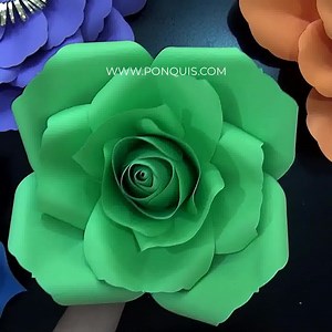 166K views · 9.4K reactions | Rosa de papel Verde Manzana... Tutorial Paso a paso Molde GRATIS en mi web. Sigue las Instrucciones de descargar y descarga todos los moldes que desees de flores y rosas Gigantes. | Astrid Ponquis | Facebook