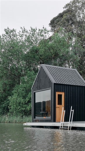 A new wellness experience has arrived in the Aussie capital, and it’s every bit as dreamy as it looks 😌🔥 Step inside a wood-fired sanctuary designed for slowing down, switching off and soaking in those classic Canberra views at Floating Sauna Canberra. 😍 📍 Yarralumla Beach East, @visitcanberra, on Ngunnawal Country Australia.com ACT Government National Triangle #visitcanberra #wearecbr #seeaustralia ID: Two people enjoy a floating, wood-fired sauna on a scenic lake. They sit by the wharf, po