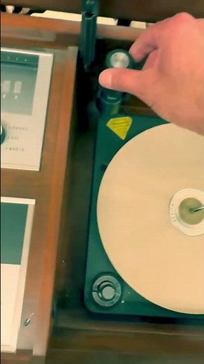 The Vintage Stereo Console: Zenith SFF 2615W Classic Sound & Design! 🔊✨