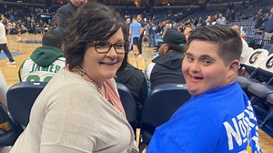 Basketball fan with Down syndrome lives dream while attending Lakers-Grizzlies game