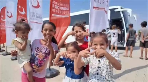 Ali Yerlikaya on Instagram: "“Suriye’nin Özgürleşmesinden sonra 509 Bin 387 Suriyeli Kardeşimiz Ülkelerine Dönüş yaptı” Türkiye dün olduğu gibi gönüllü geri dönüş sürecinde de Suriyeli kardeşlerimizin yanında. 8 Aralık 2024 sonrasında Suriye’de meydana gelen gelişmelerin ardından gönüllü geri dönüşler hız kazandı. 🔻8 Aralık 2024 tarihi sonrasında toplam 509 bin 387 Suriyeli kardeşimiz ülkelerine geri dönüş yaptı. 🔻2016 yılından bu yana gönüllü geri dönüş yapan Suriyelilerin sayısı 1 milyon 249