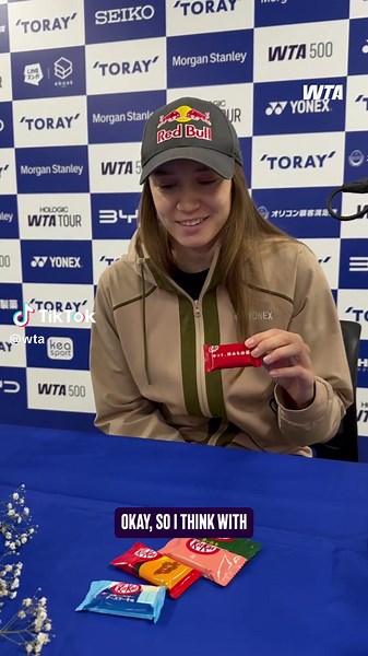 Elena Rybakina heads on court today, but not before taking a break with some Japanese KitKats! 🍫 #WTA #TorayPPO #ElenaRybakina