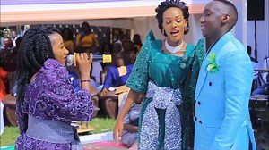 42K views · 10K reactions | I enjoyed this performance #Tubyekole was her best song . #Newmusicloading ❤️ | Chosen Becky | Facebook