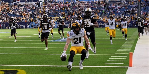 Iowa Hawkeyes come up short in Music City Bowl