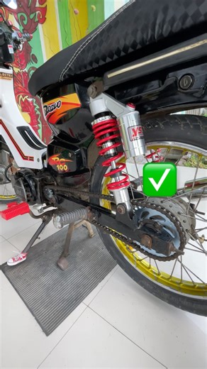 tutorial on installing the chain on a suzuki rc100, easy for beginners #shorts #shortvideo #viral