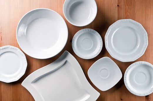 Can You Tell The Difference Between Ceramic, Porcelain, And Stoneware?