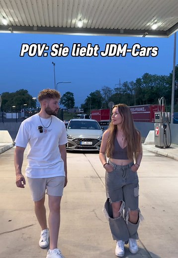 POV: Sie liebt JDM-Cars Ich feier ihren Nissan GT-R R35.. und dann erfährt @Joy, dass ich eine Supra Mk5 fahre 💀 Ab da ging das BMW-Roasting direkt los 😂 nehme ich natürlich mit Humor ✌🏽 #auto #toyotasupra #supramk5 #comedy #gtr