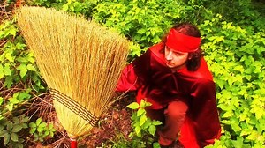Watch How to Play a Real-Life Game of Quidditch on Amazon Live