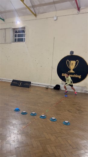Acceleration and scanning. Improve your speed, explosiveness and spatial awareness with this drill
