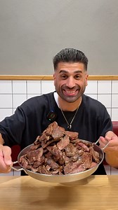 5KG Wagyu Challenge at @bbqk.springvale 🥩🙌 @bbqk.springvale is an authentic Korean BBF Buffet with a premium selection of meat, hot food, sides and desserts. But I was there to put their bbq to the test and smash all their wagyu cuts in one sitting. The team cooked me up 5 x different kinds of wagyu in a massive 5KG. It took them 16mins 48secs bbq it all to perfection, so my task was to see how quickly I could take it down 🙌 Was proud to get this done in under 20mins, that was a lot of chewin