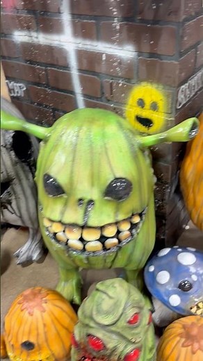 Shrek Pumpkin created by ‪@MisterjimmyFXC‬ at East Coast Haunting Convention #haunt #convention #shrek