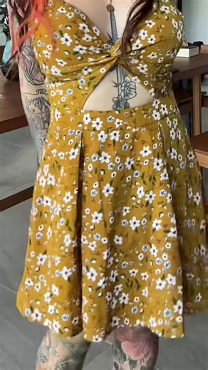 Alt girls in summer dresses 😌