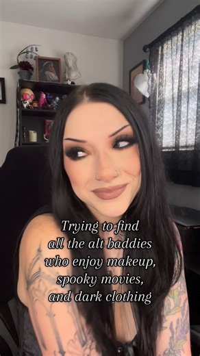 𝔞𝔩𝔩𝔦𝔢 on Instagram: "Roll call for all the misfits & weirdos who like makeup, alternative clothing, spooky movies, and Halloween! #makeuptutorials #altoutfit #gothstyle #spookygirl #explorepage"