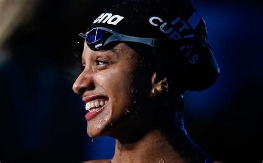 Nuoto, Sara Curtis batte il record di Federica Pellegrini nei 100 stile libero