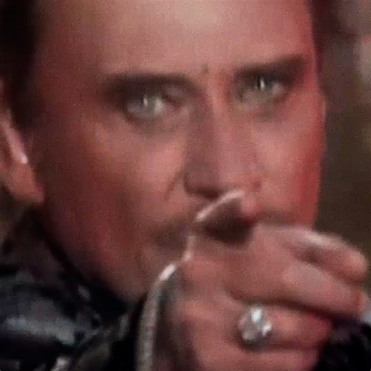 Vous connaissez la légende. Mais connaissez-vous vraiment l’homme ? La série documentaire Johnny par Johnny, le 29 mars. | Netflix