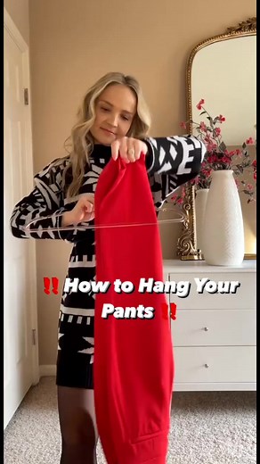 How to hang your pants so they dont keep falling off #closetorganization #closetorganizationhacks #organizingtips #hangingpants #longpants #fashiontip #1166 | Trendist Fashion