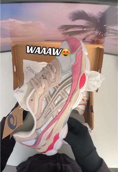 Déballage de chaussures ASICS à NYC